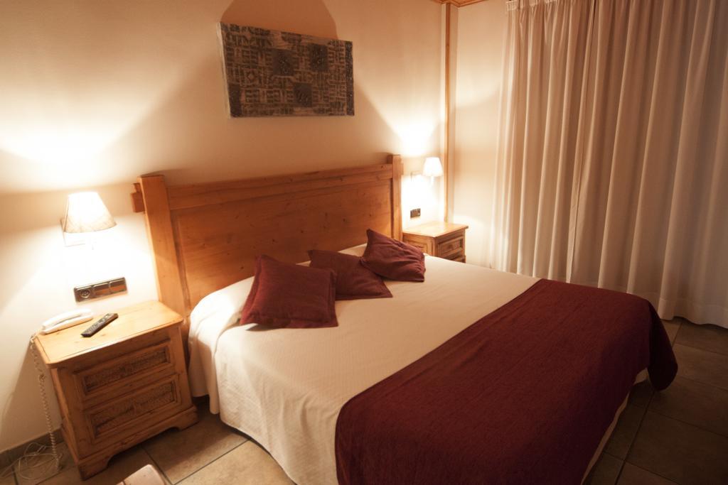 Hotel Sant Roc Кампродон Екстериор снимка